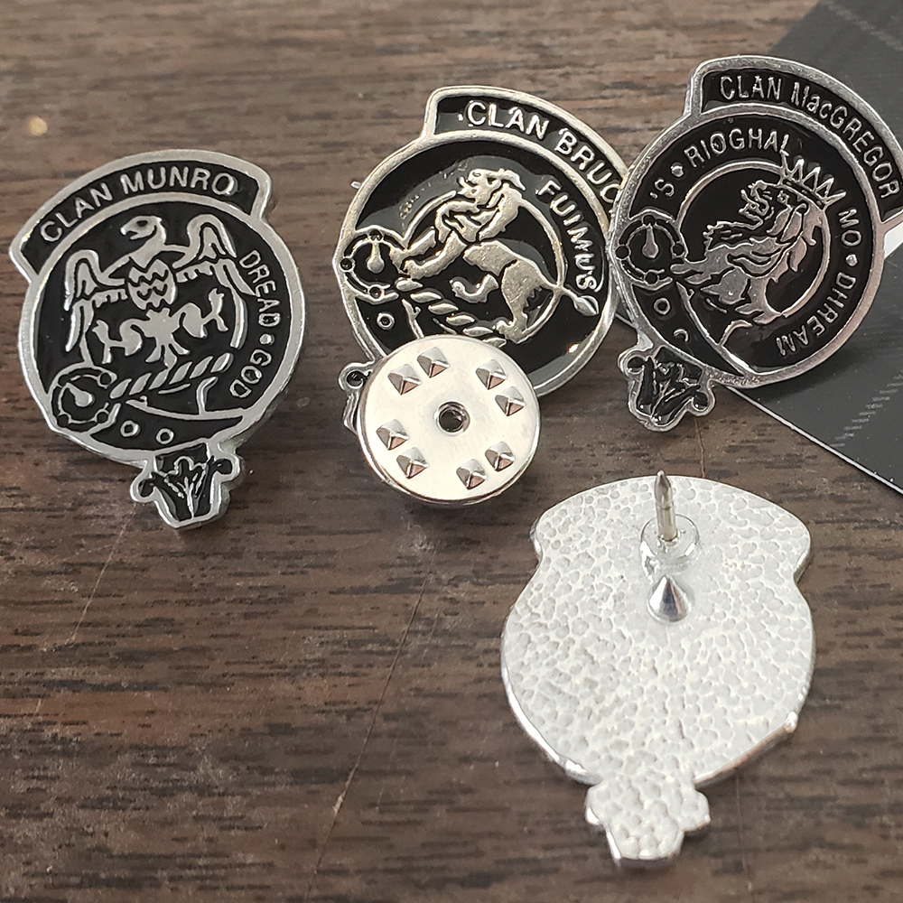 Select Gifts Tartan Clan Macpherson Lapel Pin Badge 