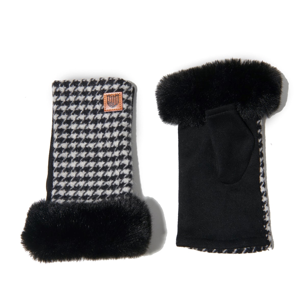 Islander lambswool Mittens-Black and White Dogtooth - Image 3