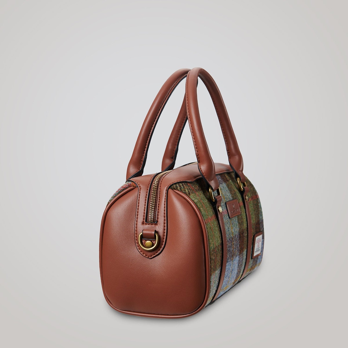 Islander Medium Duffle Bag with HARRIS TWEED - Chestnut and Blue Tartan - Image 3